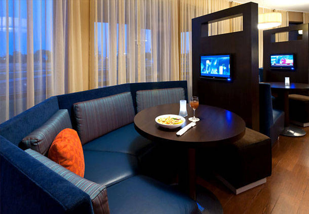 Courtyard By Marriott Alexandria Hotel Værelse billede