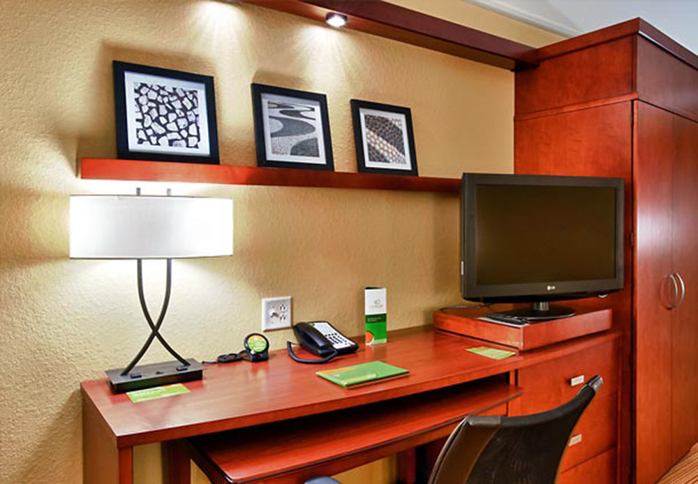 Courtyard By Marriott Alexandria Hotel Eksteriør billede