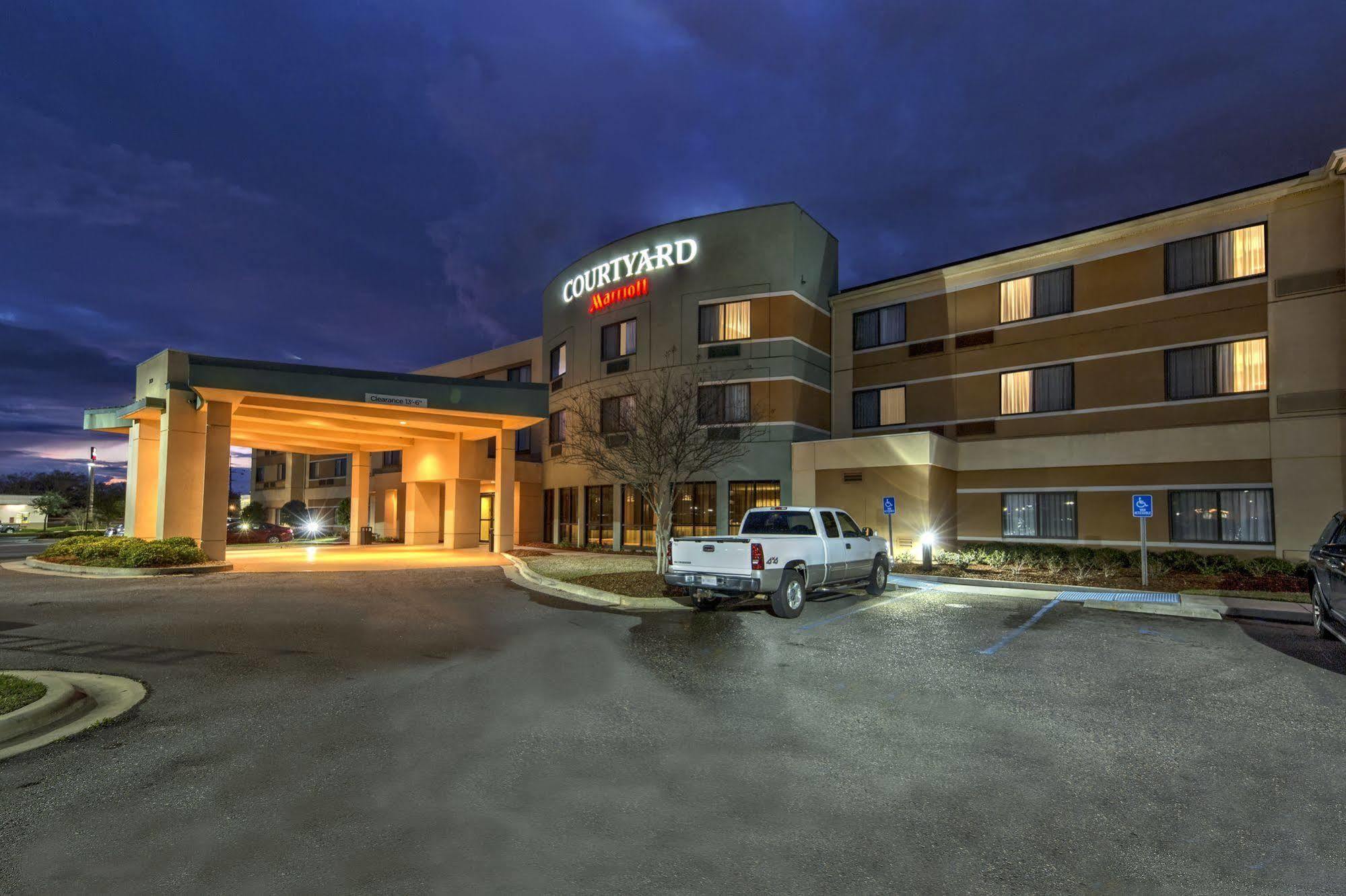 Courtyard By Marriott Alexandria Hotel Eksteriør billede
